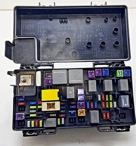 Jeep JK Wrangler TIPM Totally Integrated Power Module 68303924AB - Picture 1 of 6
