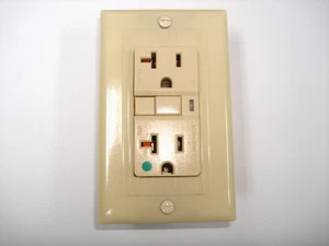 Vintage Uniline Ivory Decora GFCI Switch Outlet Wall Cover Plate Pacific Ribbed - Picture 1 of 3