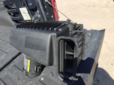 Tanque de filtro de aire GMC Sierra 2500 2022-24 Foto 1 de 3