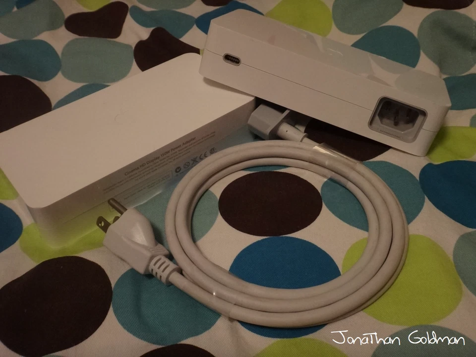 Apple Cinema HD Display 30" 150W Power Supply Adapter A1098 661-3356 611-0390 - Image 1 of 1