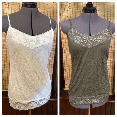 Lote de 2 Cami Maurices Crinkle Blanco/Verde con Borde de Encaje Para Mujer Talla Mediana Foto 1 de 4