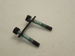 Audi A4 8E B7 Pair Front Drive Shaft Bolts and 1 Bracket N91108201 - Picture 1 of 6