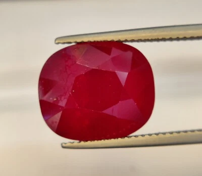 Beautiful 16.74 cts glass filled ruby - Image 1 of 4