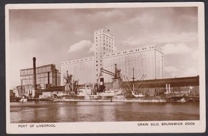 1938 RPPC postal puerto de Liverpool, silo de grano, muelle de Brunswick, Liverpool - Imagen 1 de 2