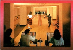 Postcard Bowling 50's Clothing - Picture 1 of 2