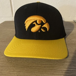 Men’s Iowa Hawkeyes Fitted Baseball Hat Size XL Top Of The World Flex Fit - Picture 1 of 5