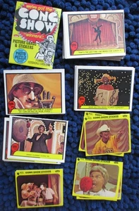GONG SHOW COMPLETO Base 66 Juego de Cartas + Juego de Pegatinas (10), Envoltura Vacía FLEER 1977 - Imagen 1 de 1