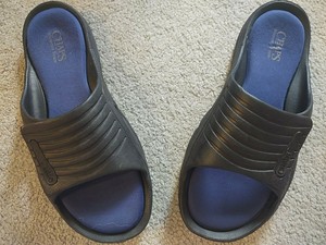 chaps memory foam sandals