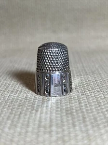 Antique Simons Bros Sterling Silver Thimble “Fluted” No Mono Size 10. (O) - Picture 1 of 6