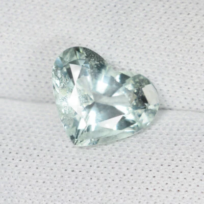 2,02 карата лучший блеск неотапливаемый натуральный зеленый берилл сердце...!!!!!  - Изображение 1 из 2