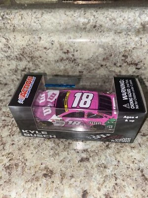 全新! Kyle Busch 2015 粉色 M&M'S 1/64 — 第 1/4 张图片