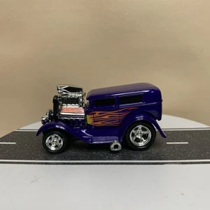 Muscle Machines 1928 Ford Model A Panel Sedan Delivery Blue w/Flames 1:64 NM - Picture 1 of 12