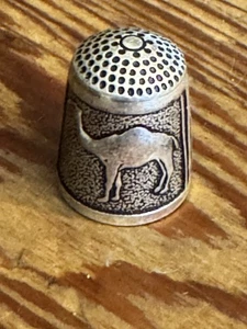 Vintage Sterling Silber .925 Fingerhut mit geprägtem Kamel - Bild 1 von 9