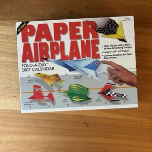 Paper Airplane Fold a Day Calendar 300+ Paper Planes Large 7.75x6" Complete/New - Bild 1 von 5
