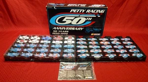 RICHARD PETTY RACING 50 ANIVERSARIO 1950-1999 50 FUNDIDO A PRESIÓN ESCALA 1/64 77045 - Imagen 1 de 8