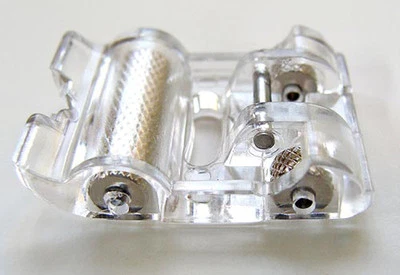 SNAP-ON ROLLER FOOT * PFAFF HOBBY 60 76 85 97 204 229 301 309 330 342 360 & ... - Image 1 of 3