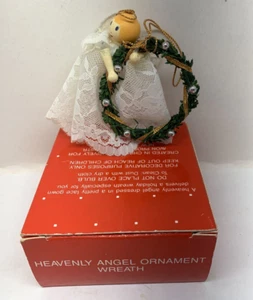 AVON Heavenly Angel w/Wreath Ornament from The Gift Collection - Picture 1 of 3