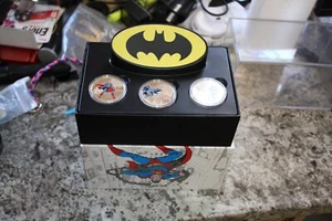 Monedas de plata fina de 1 oz de Batman, Superman y Wonder Woman 2016 de DC Comics de 20 USD - Imagen 1 de 18