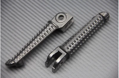 Pareja de Reposapiés Delanteros Tipo Original Plata YAMAHA YZF R7 1999-2001 9 cm Foto 1 de 3