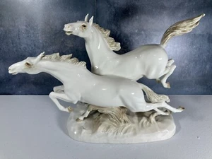 Hutschenreuther In Freedom Porcelain Horses MH Fritz - Beautiful Vintage German - Picture 1 of 19