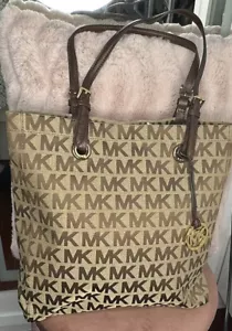 π NEW MICHAEL KORS Jet Set MK Signature Travel Tote Bag / Handbag - Picture 1 of 6