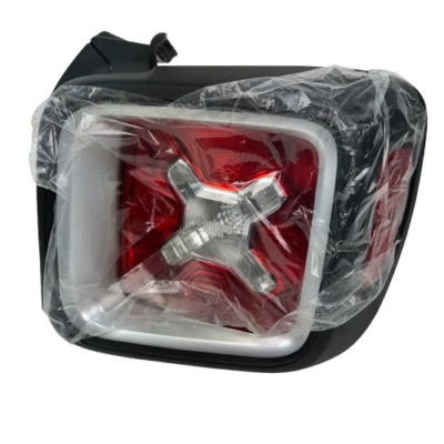 Lámpara de luz trasera halógena derecha OEM 2016-2018 Jeep Renegade Limited 68429880AA Foto 1 de 4