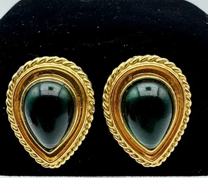 Vtg 80's-90's Ben -Amun emerald green cabochon and gold tone clip earrings - Picture 1 of 22
