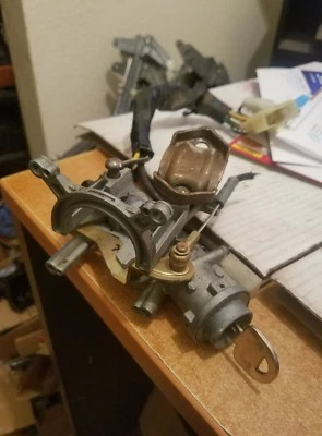 89-95 Geo Tracker Suzuki Sidekick Ignition Switch W/2 Keys (89-95) (AUTOMATIC) - Image 1 of 4