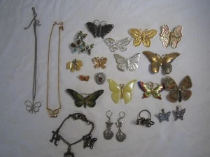 Vintage - jetzt 23 Schmetterling gemischt Schmuck Konvolut Broschen, Ohrringe, Halslos gemarkt - Bild 1 von 9