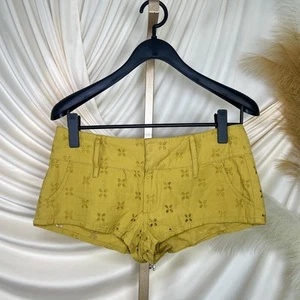 Kimchi Blue Janey Eyelet Low Rise Micro Mini Shorts Yellow Festival Medium - Picture 1 of 15