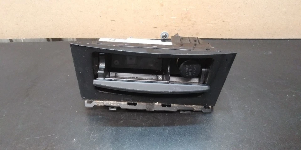 Infiniti QX70 2016 consola central cenicero almacenamiento OEM 96924-1BA0A Foto 1 de 4