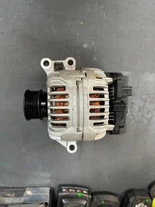 NEW Bosch Alternator 0 124 415 00,  Renault , Dacia. - Picture 1 of 5