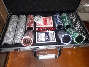 Valigetta 300 Fiches/Chip 11gr Poker con valore - Foto 1 di 3