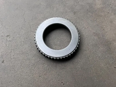 Anillo de tono ABS Toyota 4Runner 1996-2002 fabricante de equipos originales para sensor de velocidad de rueda Foto 1 de 3