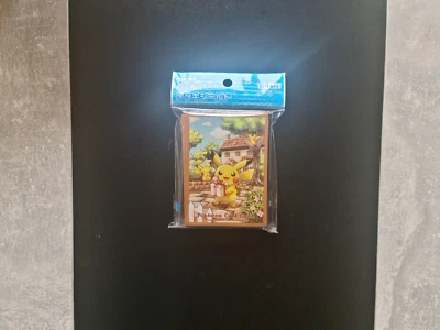 Pokemon Hüllen (Sleeves) - Pokemon Center - Pikachu - 64 Stück - Bild 1 von 2