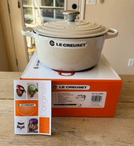 Le Creuset SignatureEnameled Cast Iron Round Dutch Oven Meringue 4.5qt 9.5in NEW - Picture 1 of 11