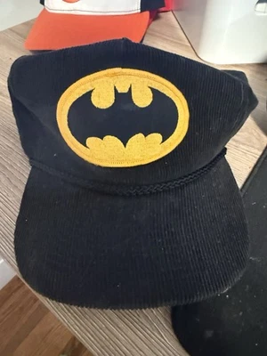 Sombrero de Batman de colección con correa de pana 1964 DC Comics parche de cuerda negra logotipo Foto 1 de 4