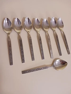Vintage Oneida Community Stainless Flatware Isabella Pattern Eight Teaspoons - Image 1 of 4