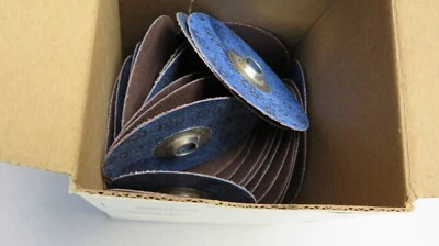 STANDARD ABRASIVES 522508 QUICK CHANGE 3 INCH DIAMETER DISC P120-FINE**25 DISCS* - Image 1 of 3