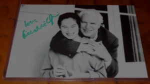 Foto autografiada firmada por la actriz Geraldine Chaplin hija de Charlie Chaplin - Imagen 1 de 1