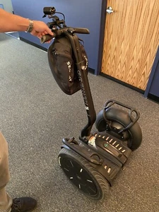 Segway motorized vehicle - Picture 1 of 9