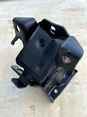 Montaje motor delantero izquierdo 3535 1 pieza para GMC Savana 2500, 3500, 4500 6,6 L 25879094 Foto 1 de 4