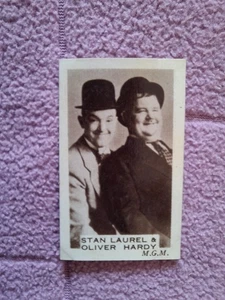 FACCHINO - CINEMA STARS #26 LAUREL & HARDY  sl cnr crease nr GD - Picture 1 of 2