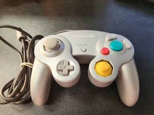 Controlador Nintendo GameCube Plantinum Plateado OEM Auténtico Original DOL-003  - Imagen 1 de 4