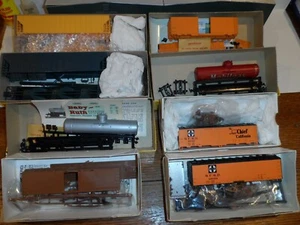 HO SCALE ROLLING STOCK KITS LOT OF 8 # 1 - Picture 1 of 5