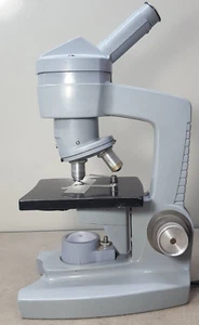 AO SPENCER 60-70 Microscope. Objective = 10/43. WF10X Eye piece. - Picture 1 of 12