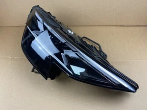 Faro proiettore lato destro led originale AUDI Q8 4M8 con fascio matrice 4M8941040A - Foto 1 di 24