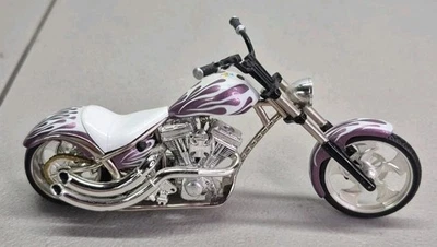 Jesse James West Coast Choppers Sturgis Special JJ05-18-05 escala 1:18 fundido a presión Foto 1 de 4
