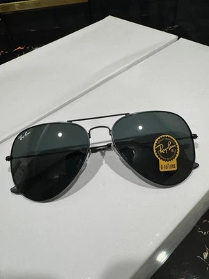 Ray-Ban RB3026 Aviator Large Metal – Stylish Black Frame with Classic Lenses - Image 1 of 4