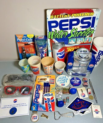 PEPSI TAZAS, RECUERDOS LOTE VINTAGE BOLÍGRAFOS TIRADOR DE AGUA ABRIDOR DE PENDIENTES ¡y MÁS! Foto 1 de 4